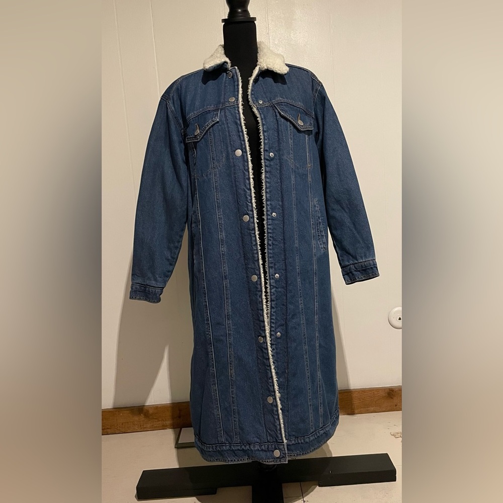 Universal Thread, Medium Wash Blue Shearling Deni… - image 1